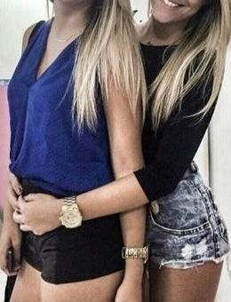 Foto 1 do Conto erotico: Filhas gostosas, mãe mais gostosa ainda - Parte I