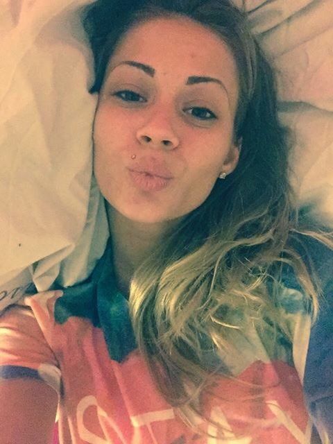 Foto 4 do Conto erotico: INCESTO - FUGINDO DE CASA..