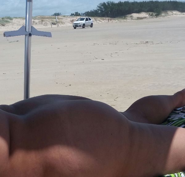 Foto 2 do Conto erotico: Sexo de dia na beira da praia