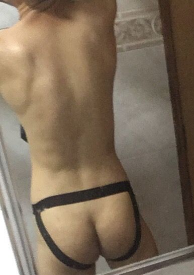 Foto 1 do Conto erotico: O Macho de Terno do Grindr