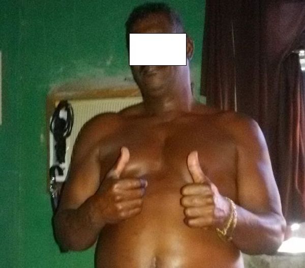 Foto 2 do Conto erotico: ENGOLINDO O CARALHO DO NEGÃO ENQUANTO ELE DORMIA BÊBADO