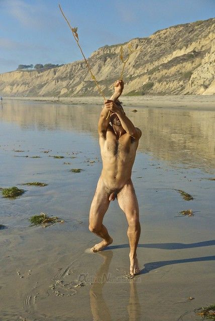 Foto 2 do Conto erotico: A três, aprendi a ser passivo na praia de nudismo