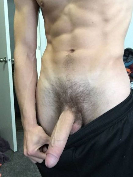 Foto 1 do Conto erotico: Novinho dotado me fudeu depois dos fogos