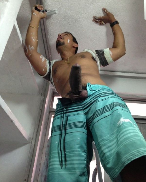 Foto 5 do Conto erotico: O pintor mostrou o pincel pra mim e pra mamãe