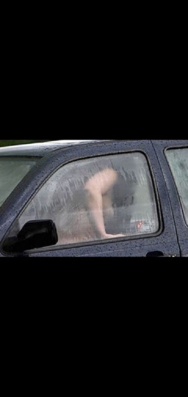 Foto 1 do Conto erotico: Me fudendo gostoso dentro do carro