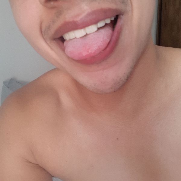 Foto 1 do Conto erotico: O vizinho Palmeirense me iniciou - meu primeiro boquete.