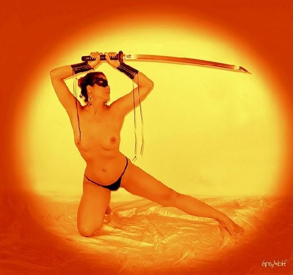 Foto 1 do Conto erotico: As Aventuras de Regina - Lembranças do Futuro Passado 2 - Em Busca das Espadas