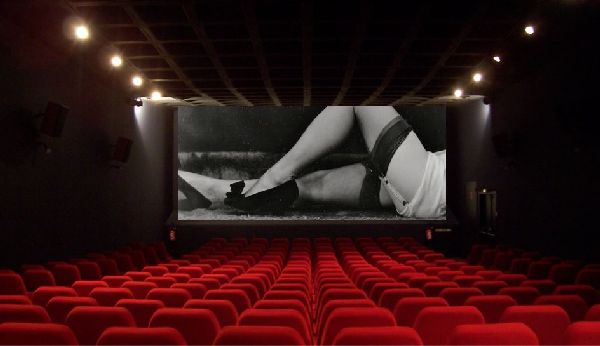 Foto 1 do Conto erotico: Primeira tarde num cine porno