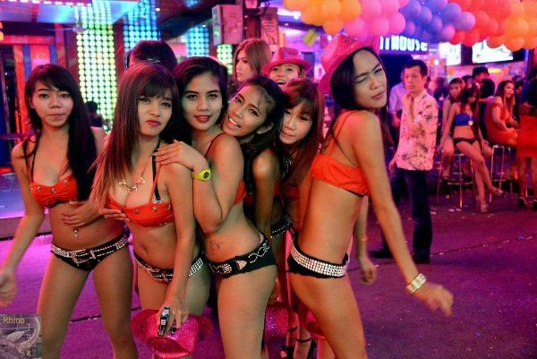Foto 1 do Conto erotico: Garota Chinesa Perdida em Bangkok - I