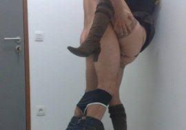 Foto 3 do Conto erotico: Meu patrão comeu minha esposa na minha frente no escritório
