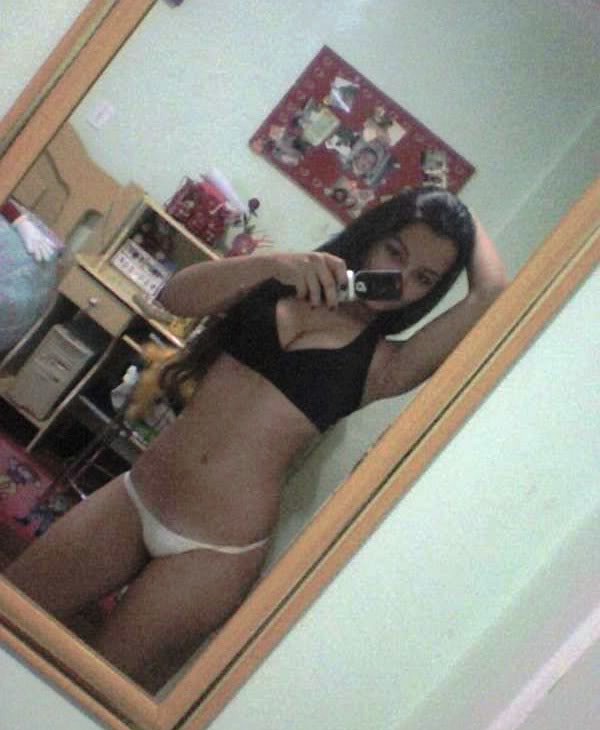 Foto 1 do Conto erotico: Trepada com a amiga gostosa do colégio