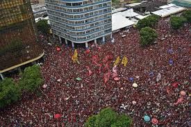 Foto 3 do Conto erotico: Sou vascaíno mas encoxei na passeata do flamengo kk