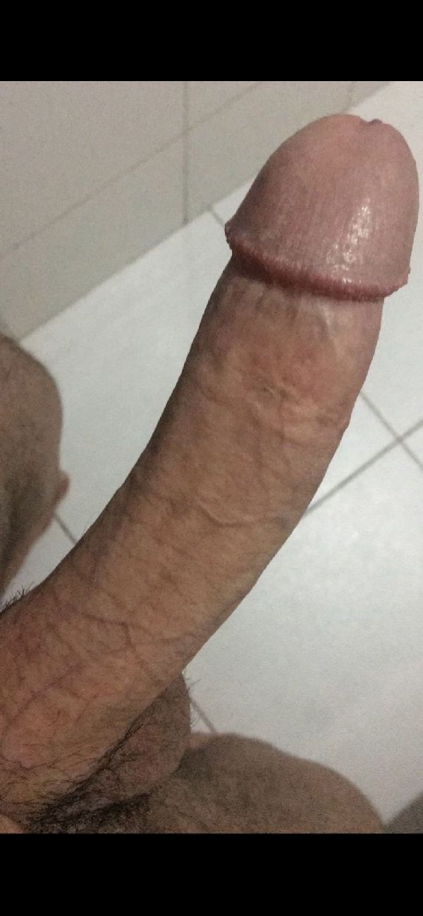 Foto 1 do Conto erotico: Estagiária me viu pelado