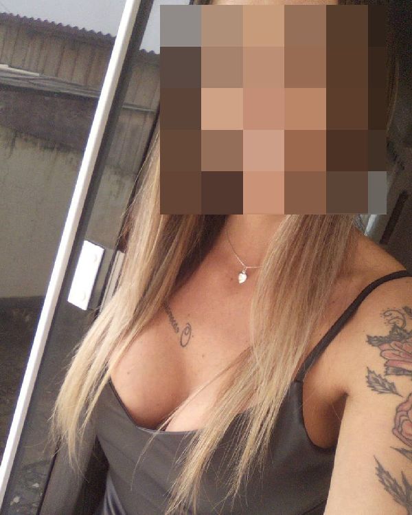 Foto 2 do Conto erotico: Marcela: Matando as saudades da ex-chefe coroa, tatuada e peituda