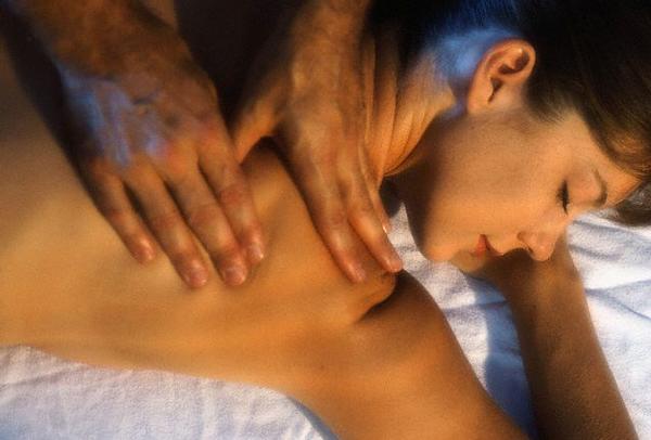 Foto 1 do Conto erotico: Massagem na esposa do meu amigo...