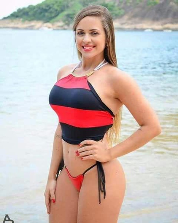 Foto 5 do Conto erotico: TEMA - CLAUDIA - X X I I I - A MINHA EXUBERANTE ESPOSA.