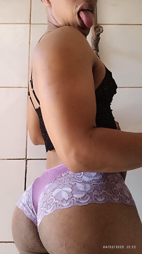 Foto 1 do Conto erotico: Putinha no cio - parte 2