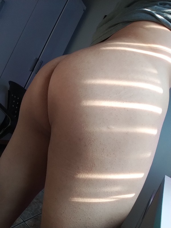 Foto 1 do Conto erotico: Minha primeira vez com um macho.