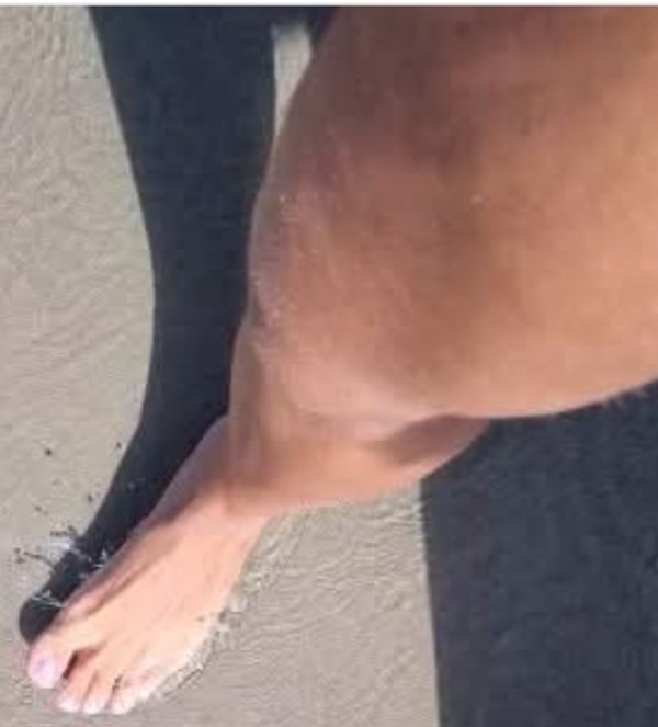 Foto 2 do Conto erotico: Xixi no mar bem acompanhado!