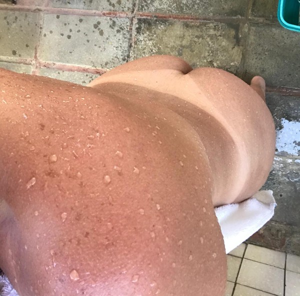 Foto 2 do Conto erotico: Esposa provocando a amiga lésbica