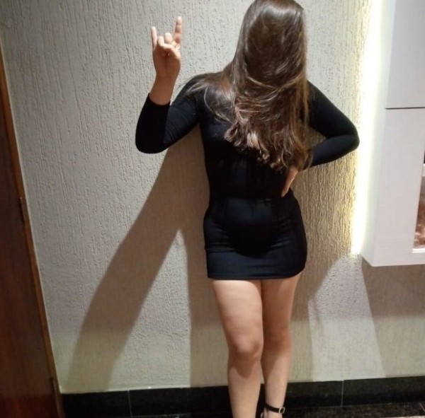 Foto 1 do Conto erotico: Suruba na confraternização da empresa com uma crente casada