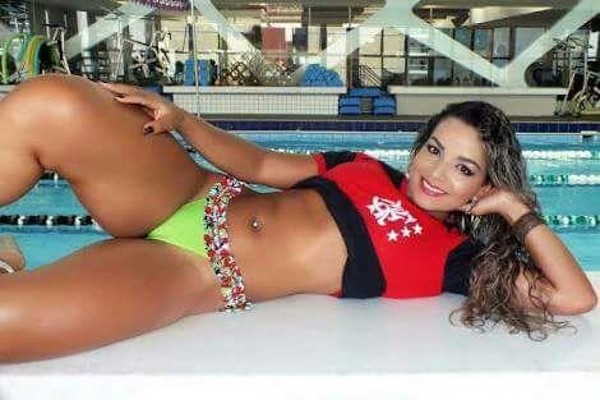 Foto 4 do Conto erotico: TEMA - JHU GHE - A LINDA VIVI.