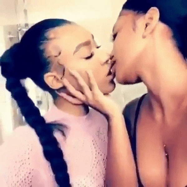 Foto 1 do Conto erotico: Meu primeiro beijo lésbico