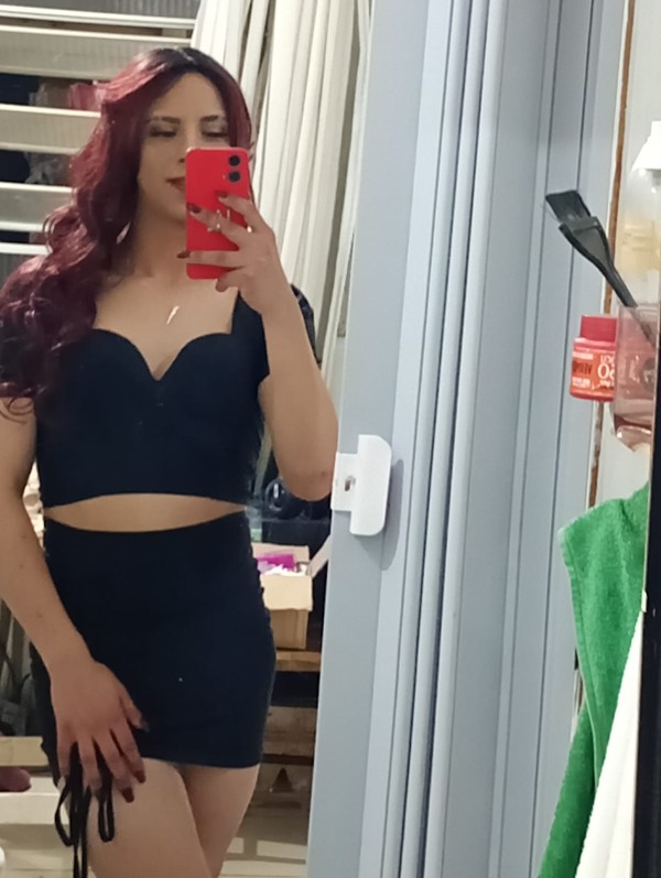 Foto 2 do Conto erotico: Mamando o Milico gostoso no banheiro da festa