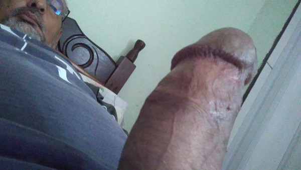 Foto 2 do Conto erotico: Pra quem tá com fome um pau pequeno serve muito bem!