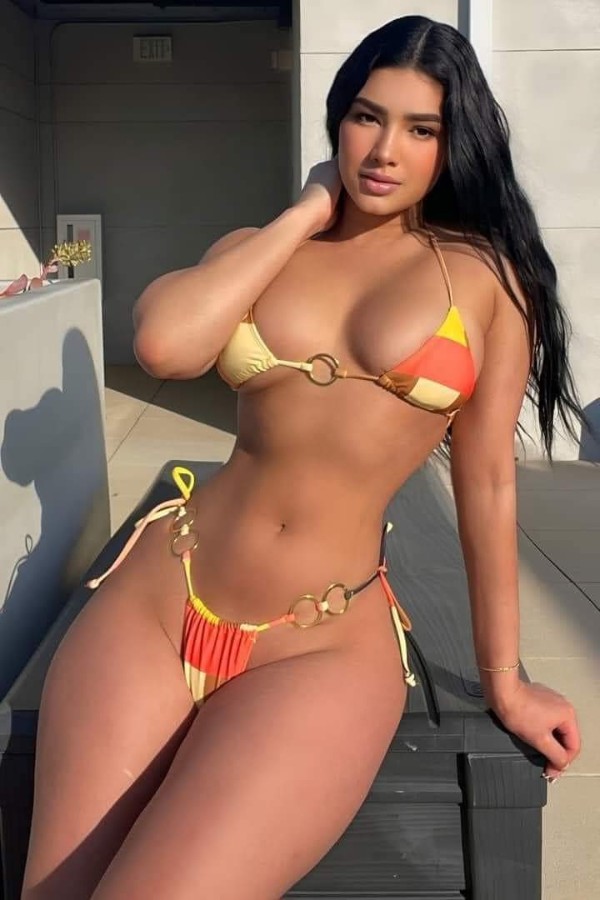 Foto 1 do Conto erotico: Jhu - Uma Linda Mulher Fogosa na Cama.