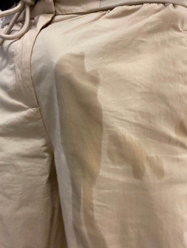 Foto 2 do Conto erotico: Encoxada na safada de vestido na linha vermelha (com foto)