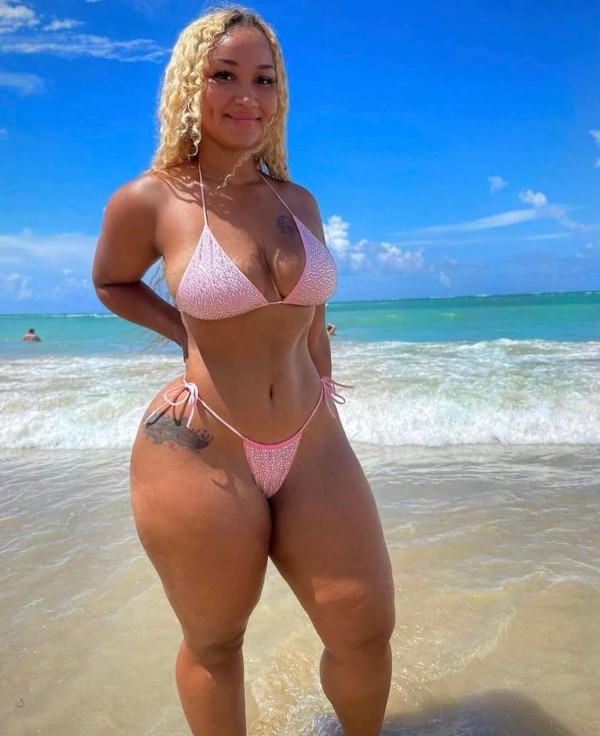 Foto 4 do Conto erotico: - * - * - * - * - A LINDA SANDRA REGINA I V