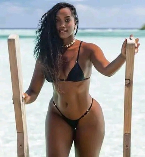 Foto 4 do Conto erotico: JHULLY - UMA LINDA MULHER - 100 II