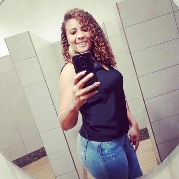 Foto 2 do Conto erotico: Minha babá viviane casada parte 1