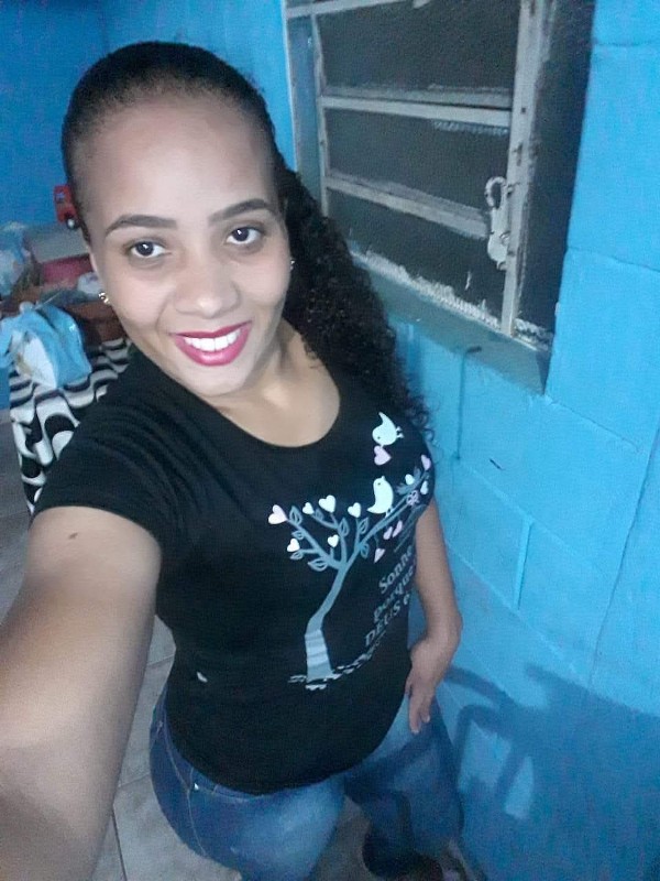 Foto 3 do Conto erotico: Minha babá viviane casada parte 1