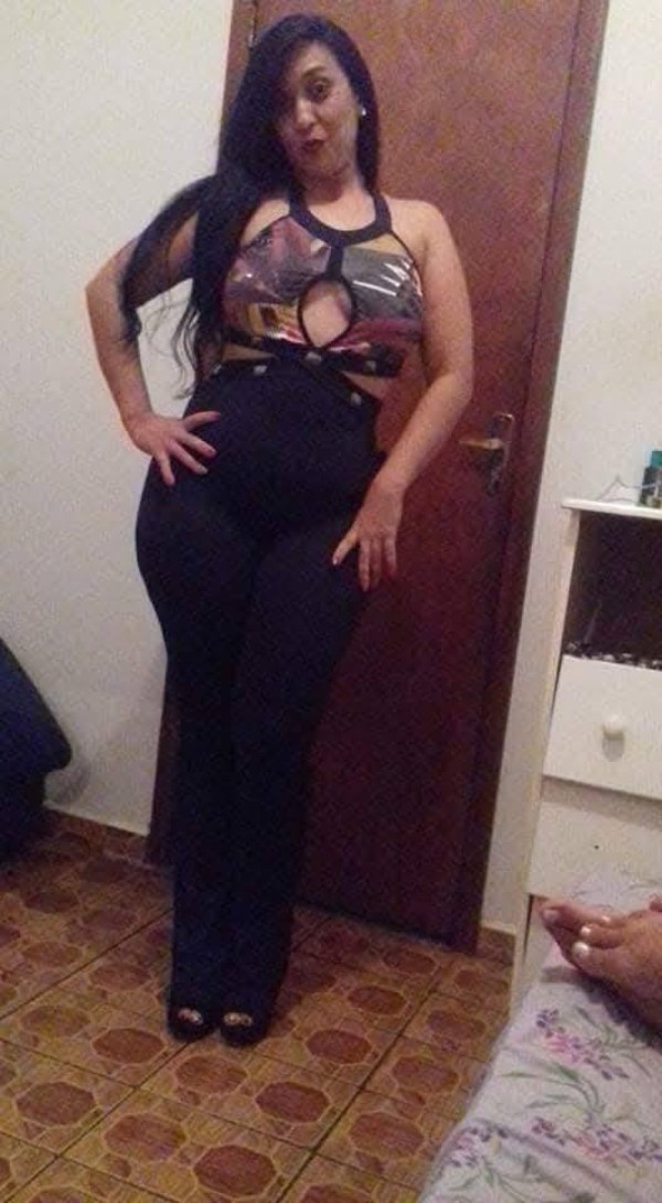 Foto 5 do Conto erotico: comi juliana a esposa do meu funcionario parte 1