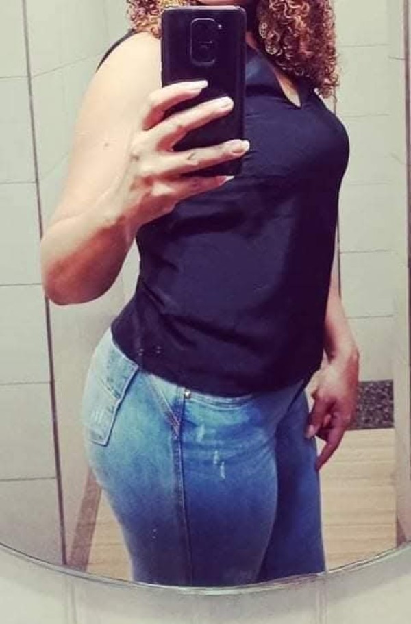Foto 5 do Conto erotico: Minha babá viviane casada parte 1