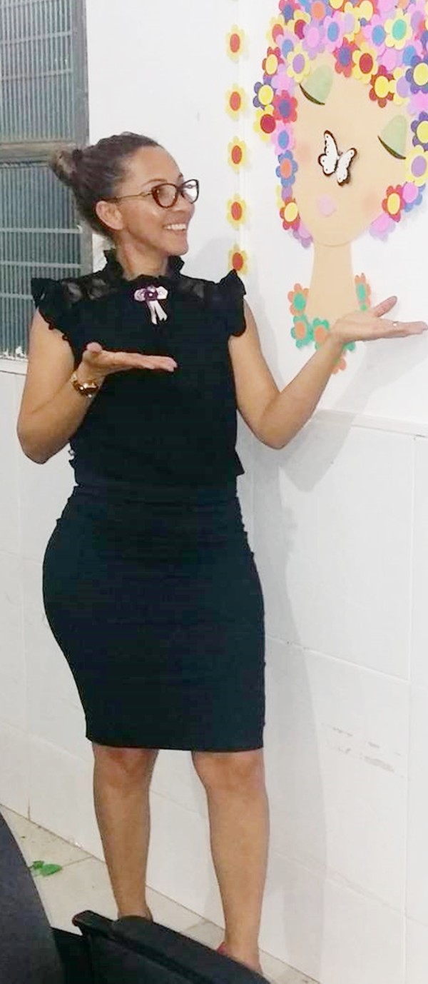 Foto 5 do Conto erotico: pra ganhar comisao tem que levar no cu parte 1 a oferta