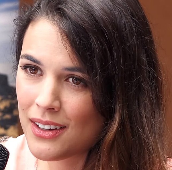 Foto 2 do Conto erotico: Minha esposa me traiu com a última pessoa que eu poderia imaginar (3ª parte)