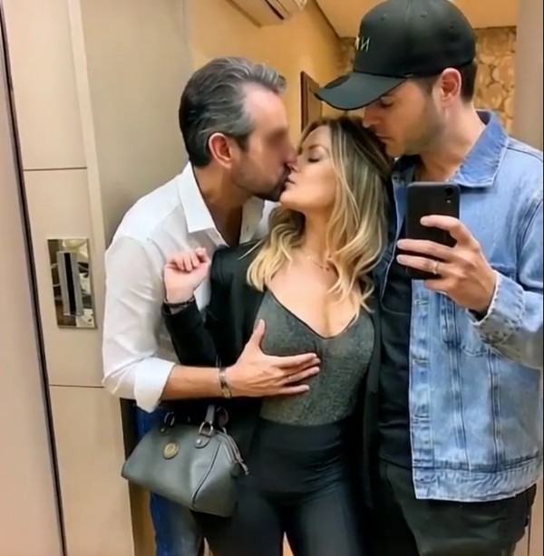 Foto 3 do Conto erotico: A Esposa de Todos — Noite do dia 06/09/2025