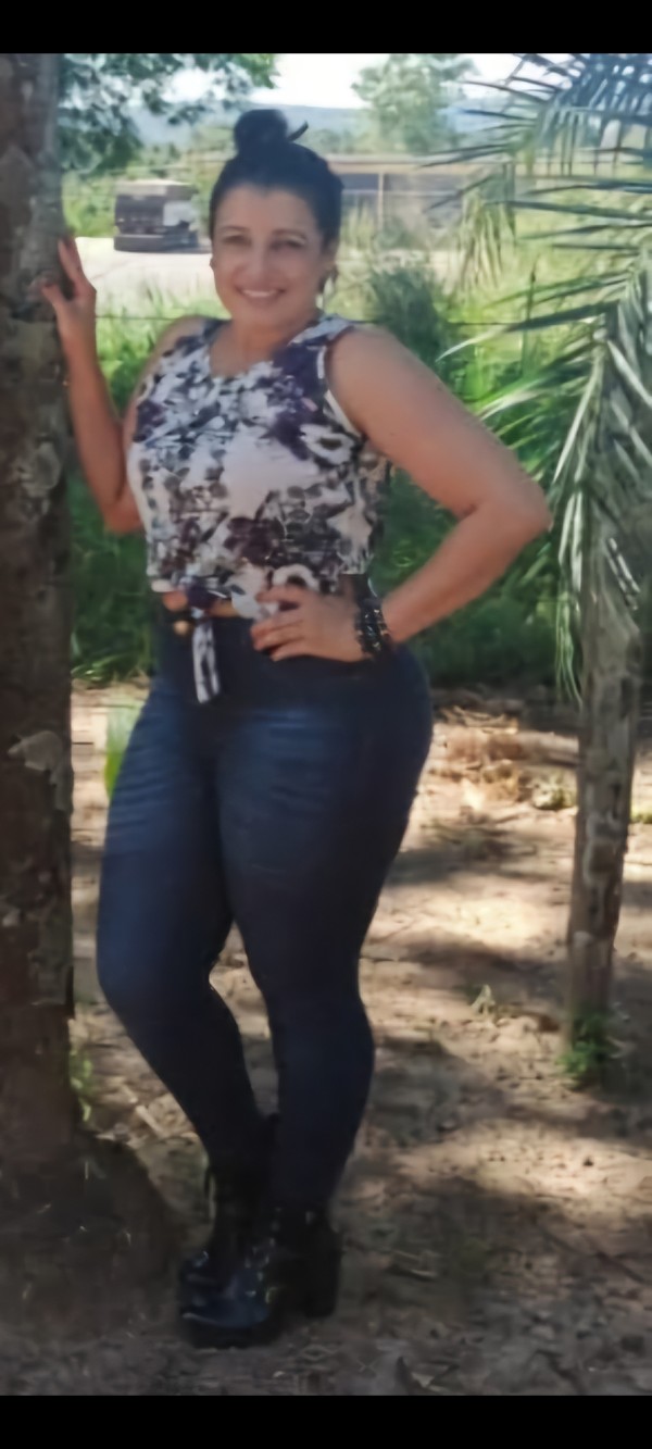 Foto 1 do Conto erotico: Comprei uma fazenda e ganhei a esposa do meu caseiro de brinde parte 1