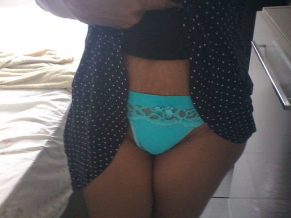 Foto 1 do Conto erotico: Traindo meu marido com o velho do bar, voltando ao bar (real)