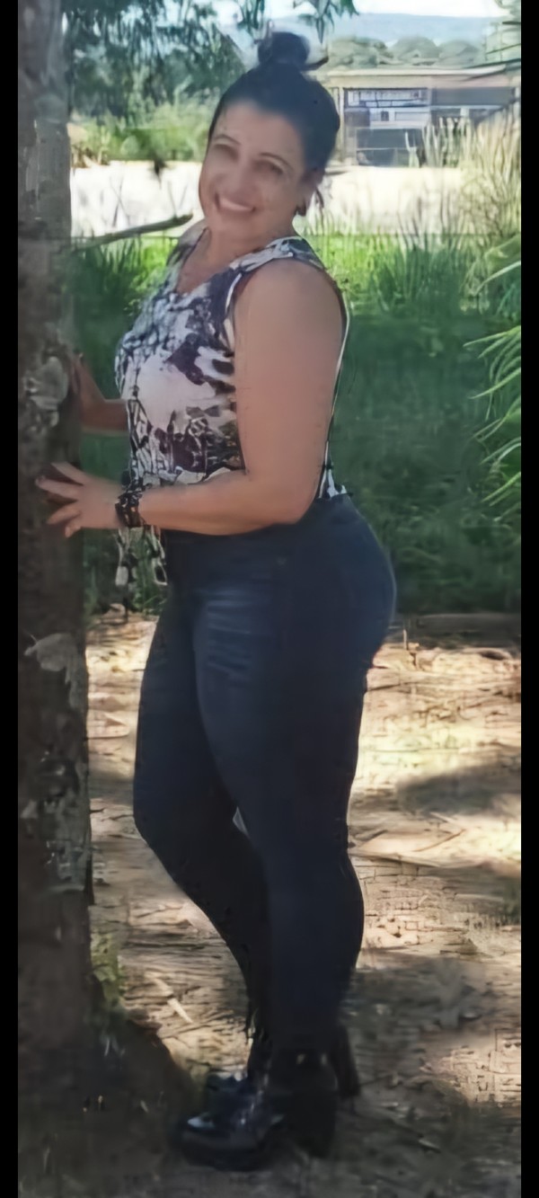 Foto 2 do Conto erotico: Comprei uma fazenda e ganhei a esposa do meu caseiro de brinde parte 1