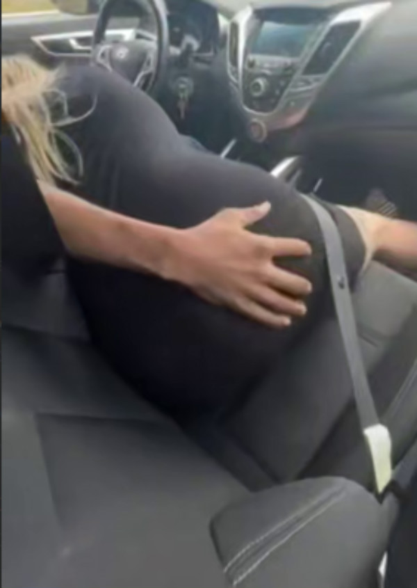 Foto 3 do Conto erotico: Recebi um video da minha esposa me chifrando e gozei