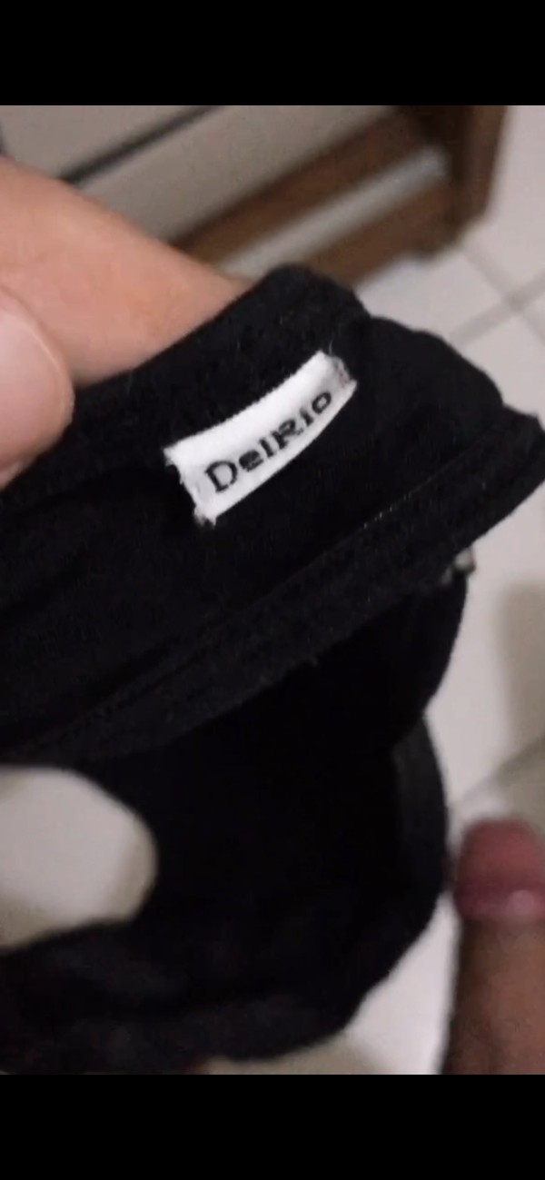 Foto 1 do Conto erotico: ROUBEI A CALCINHA DA AMIGA DA MINHA MÃE
