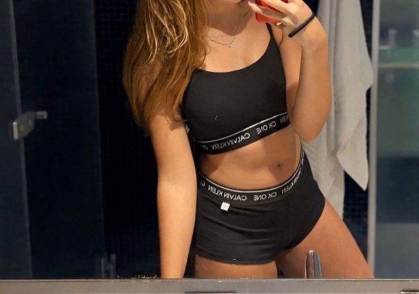 Foto 2 do Conto erotico: O dia que o primo do meu marido me deixou molhada.