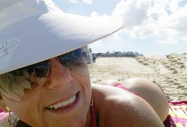 Foto 4 do Conto erotico: como comi a tia intereceita e gostosa da minha ex namorada parte 1