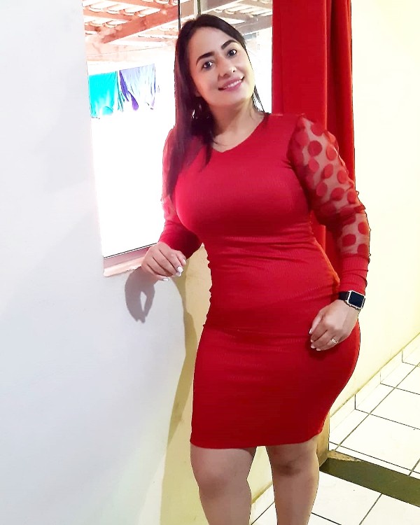 Foto 1 do Conto erotico: comi a vendedora de comesmetico evangelica amiga da minha esposa parte 1