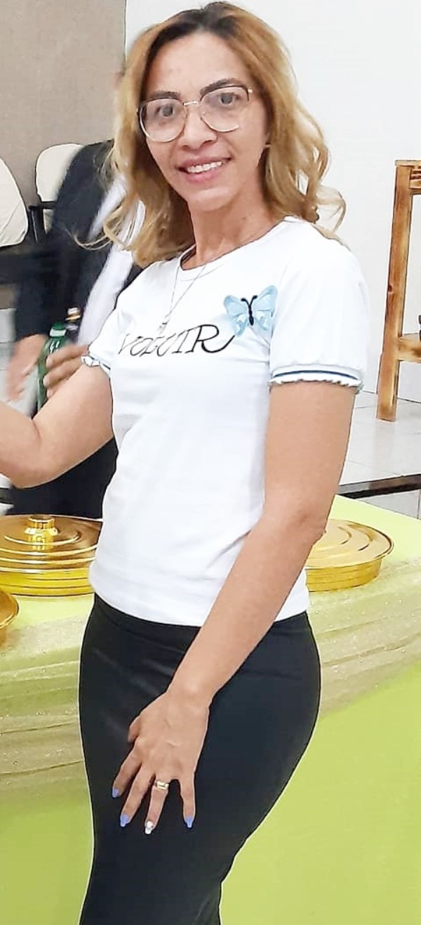 Foto 1 do Conto erotico: para ganhar comissão tem que levar no cu parte 2