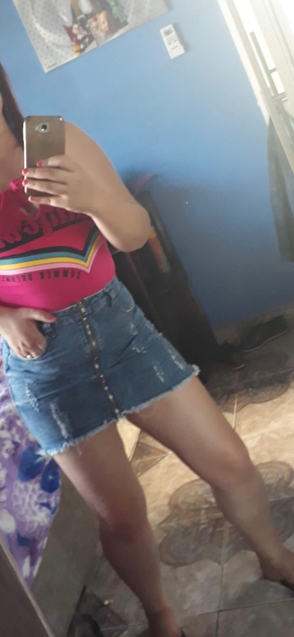 Foto 1 do Conto erotico: Colega do meu marido deu em cima de mim, e me comeu